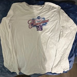 Women’s giants shirt